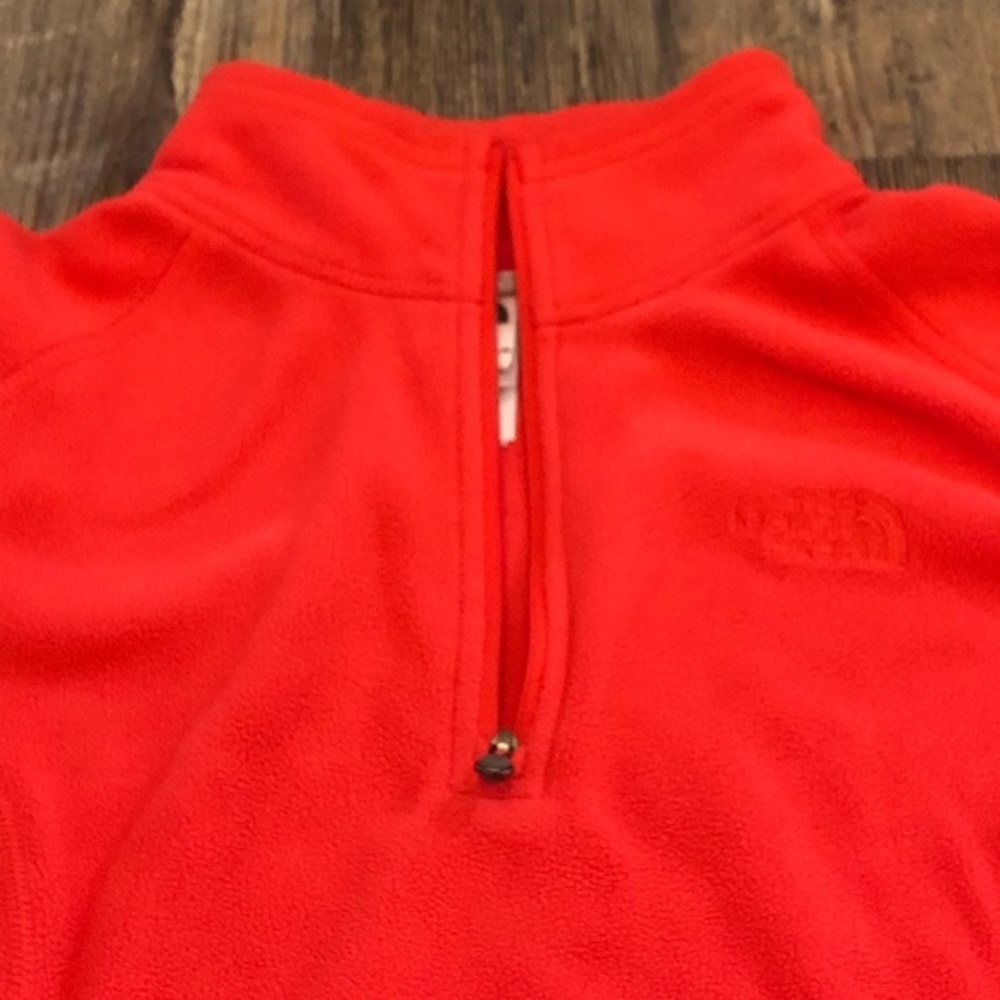 The North Face quarter zip fleece.EUC No stains or picks.  Animal and smoke free - Picture 5 of 10